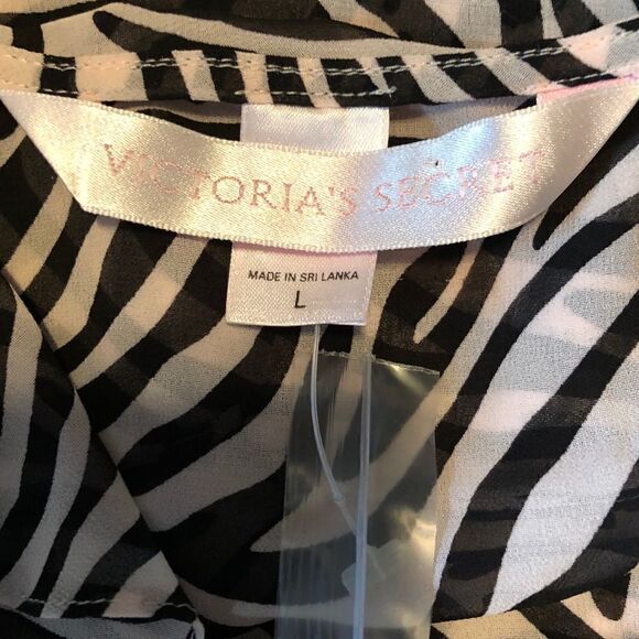 Victoria’s Secret zebra patterned blouse‎ - Picture 4 of 11